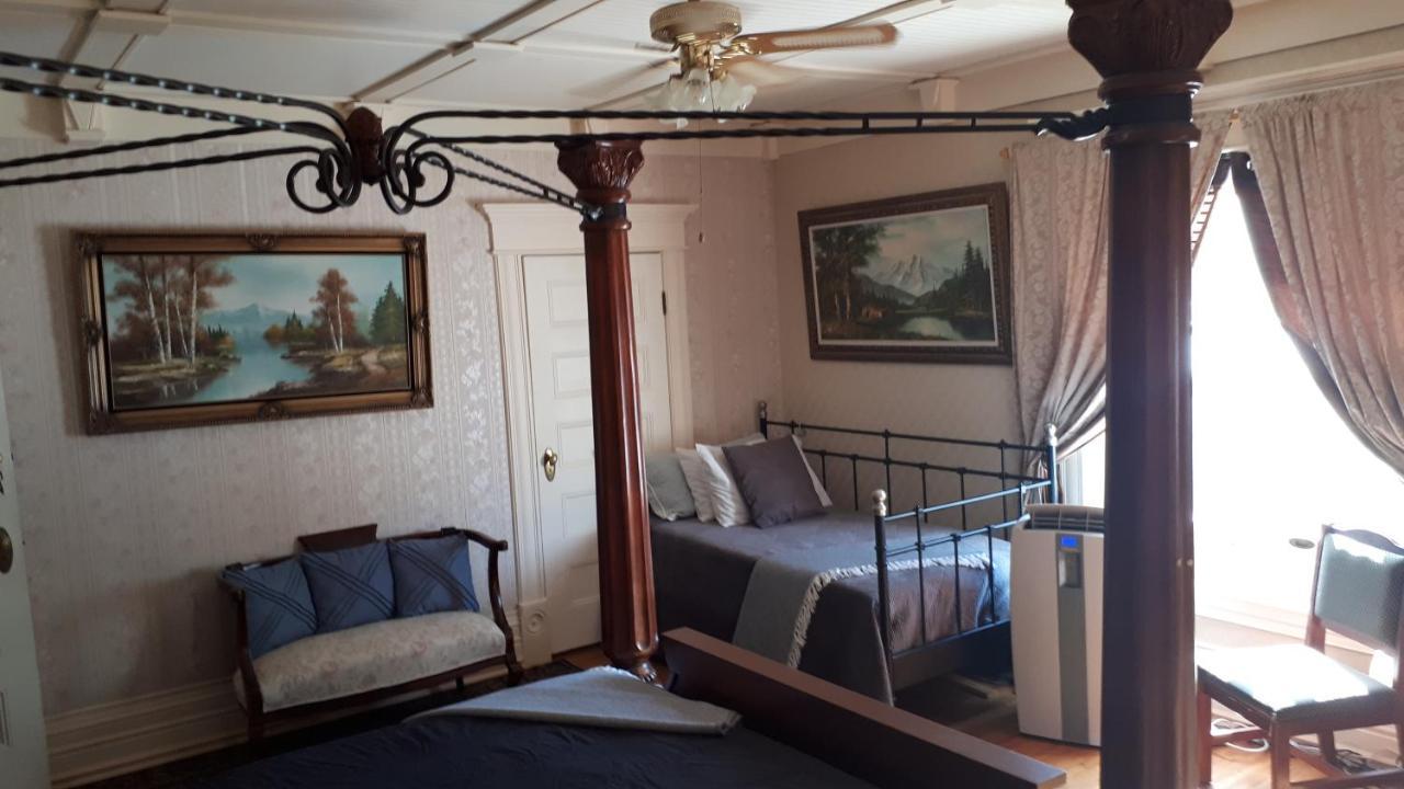 Marmora And Lake Inn And Victorian Diner Esterno foto