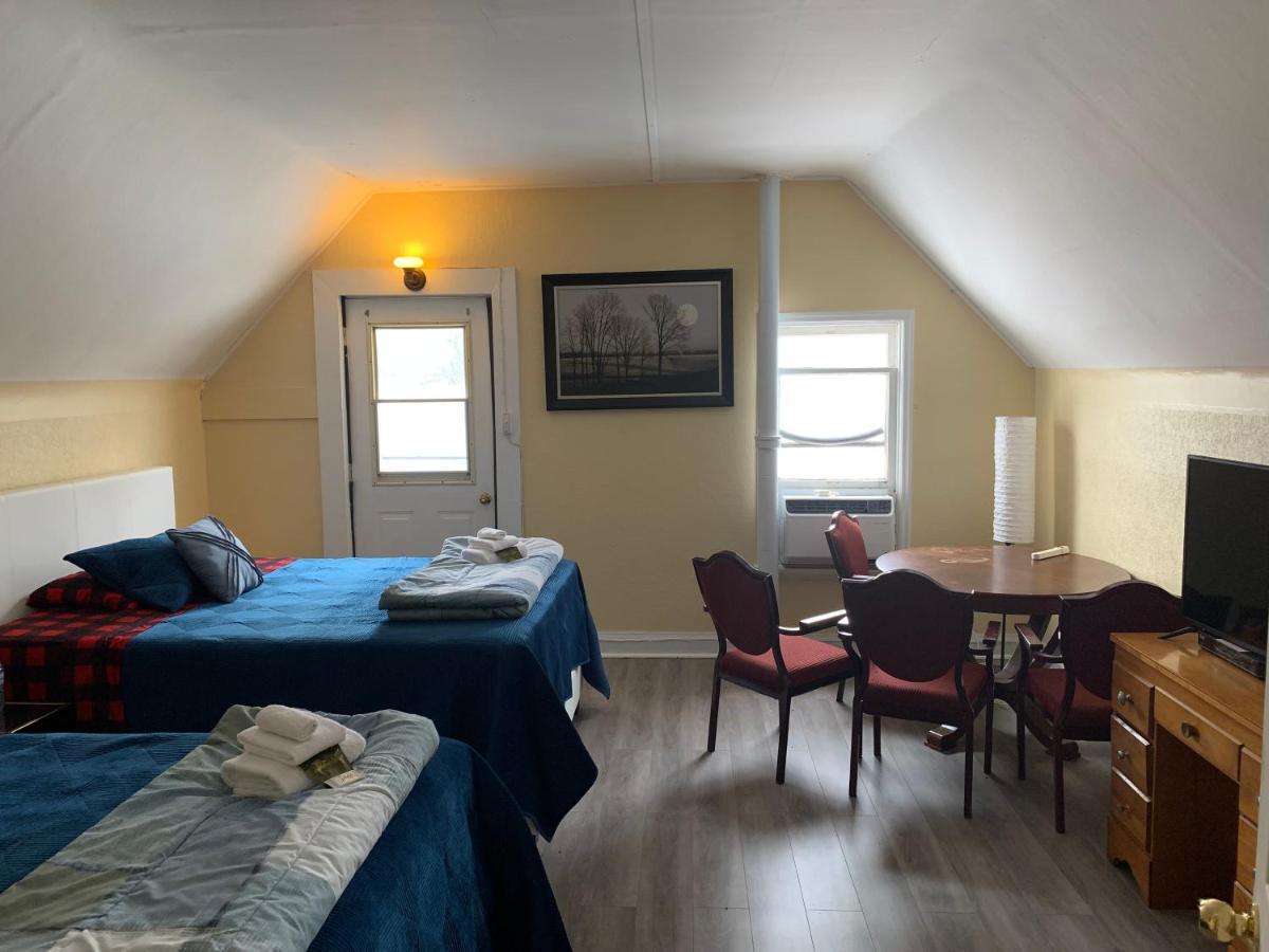 Marmora And Lake Inn And Victorian Diner Esterno foto